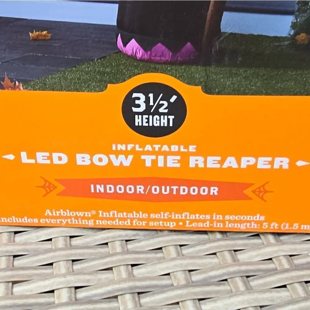 Nib Hyde & Eek Inflatable Bow-tie Skull Reaper 3,5 ft Halloween Decoration